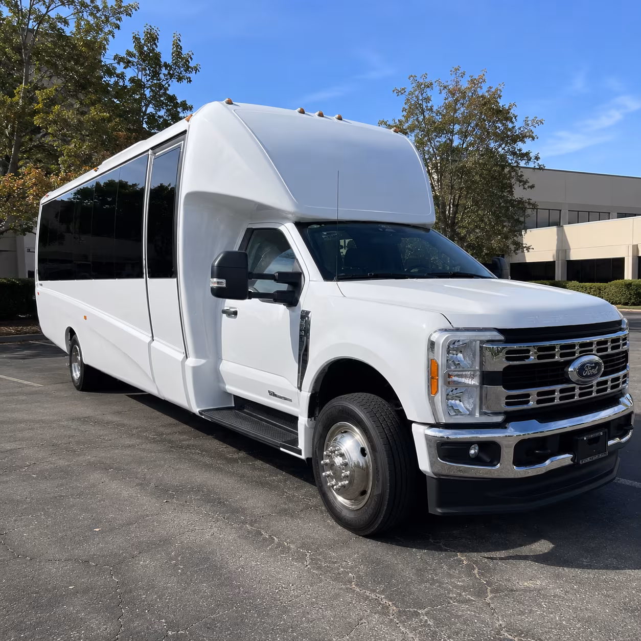 minibus rentals for clark planetarium and discovery gateway field trips