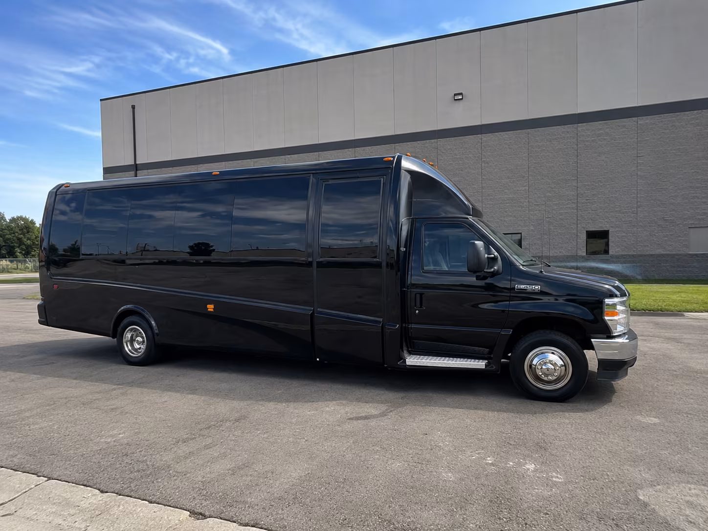 minibus rentals for west valley city pre prom dinners and group pickups