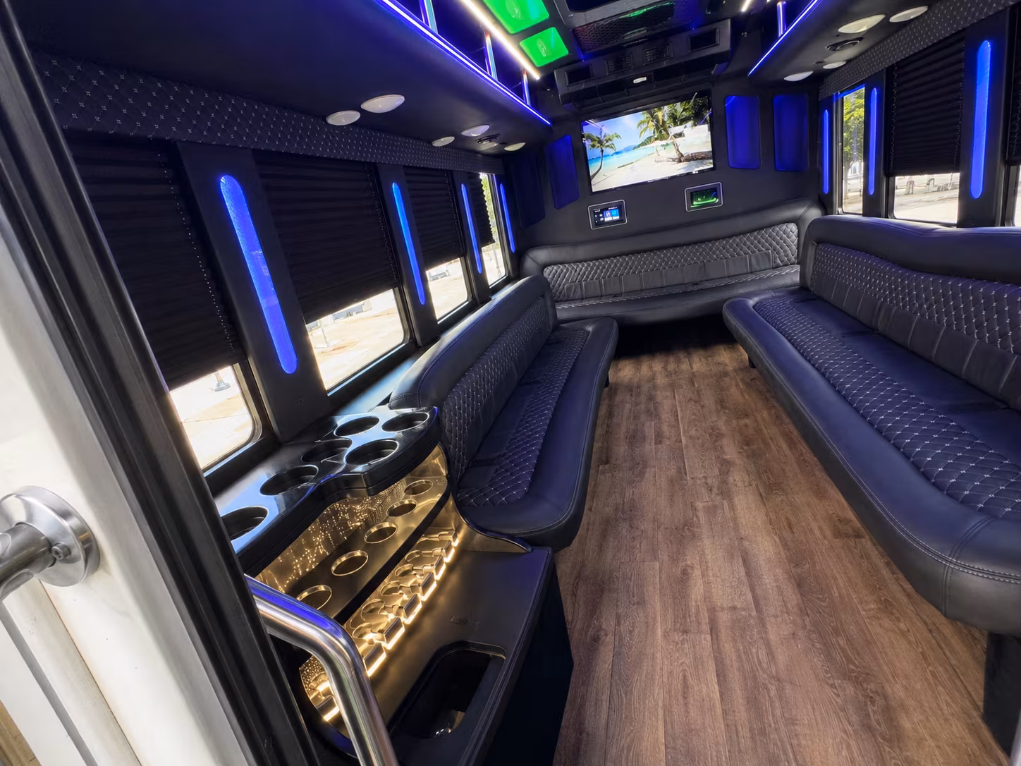 ski resorts hit slopes without canyon traffic party bus rental